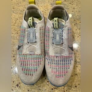 Nike Women's Air VaporMax Flyknit Multicolor Sneakers Size 10
